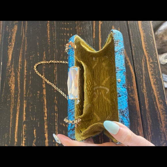 Fabulous Blue printed clutch - Picture 3 of 3